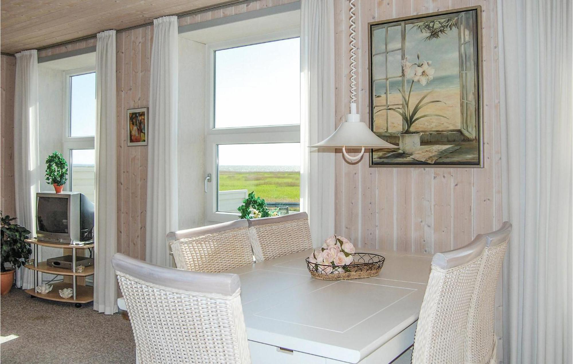 2 Bedroom Gorgeous Home In Hvide Sande Havrvig Exterior photo