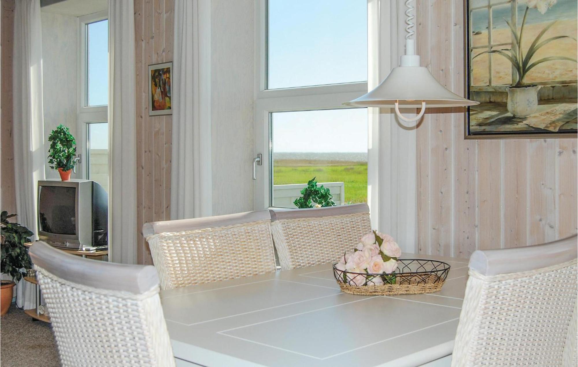 2 Bedroom Gorgeous Home In Hvide Sande Havrvig Exterior photo